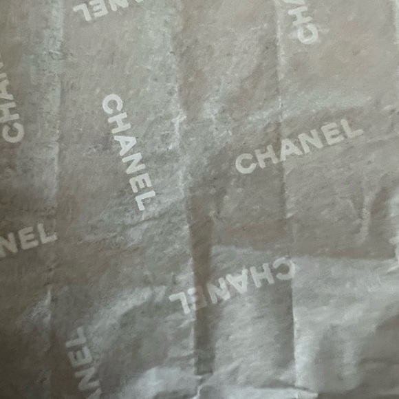 Chanel Tall Shopping Bag Black White - Picture 4 of 4